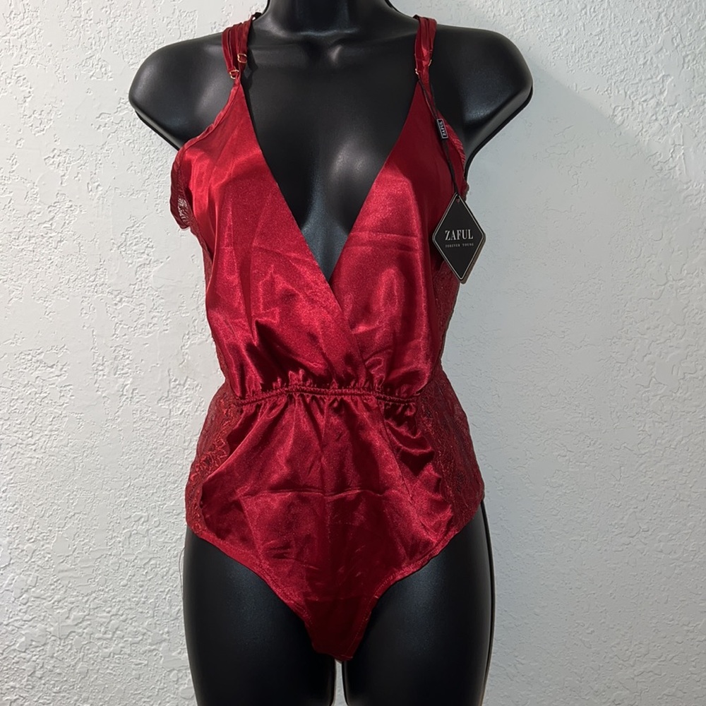 NWT Zaful Lace Insert Slip Criss Cross Bodysuit - Red Wine - Picture 2 of 11